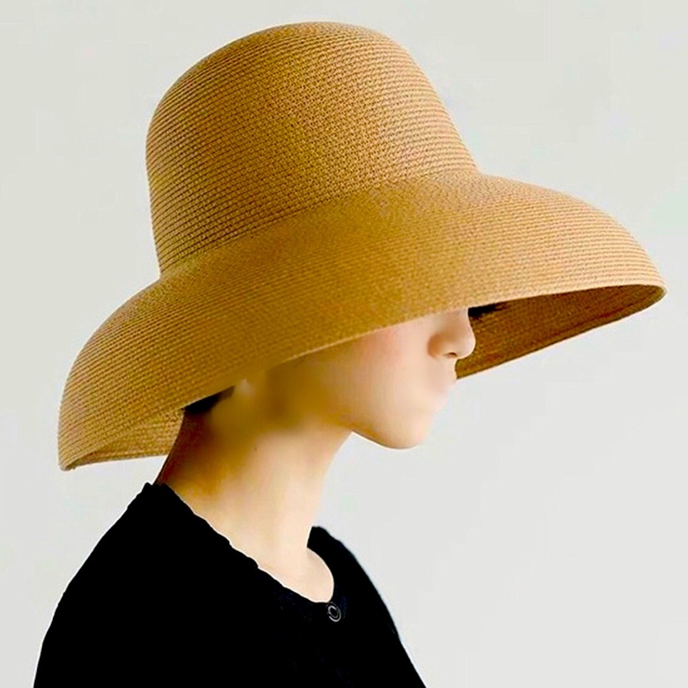 The iconic Audrey hat in summer weight